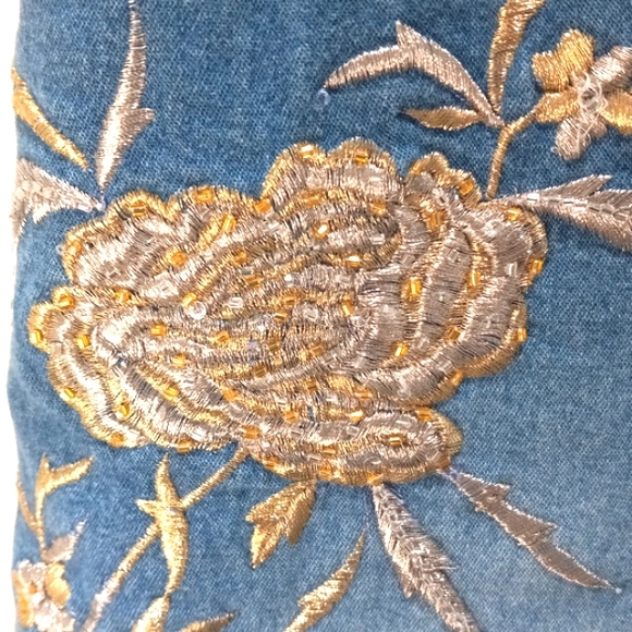 Cache Sz 8 Embroidered  & beaded Jeans - Picture 3 of 7